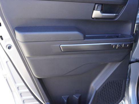 Used 2025 Toyota Tacoma TRD Sport AWD/4WD image 13