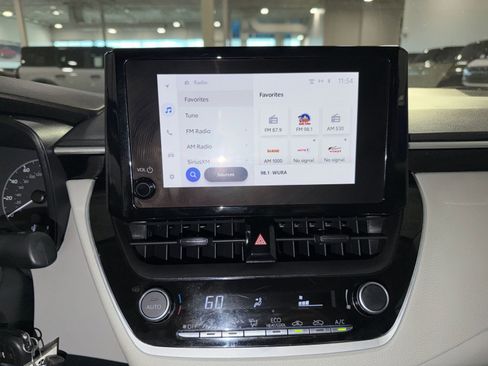 Used 2024 Toyota Corolla LE image 32