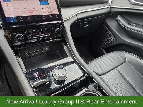 Used 2023 Jeep Grand Cherokee Limited w/ Luxury Tech Group II AWD/4WD image 20