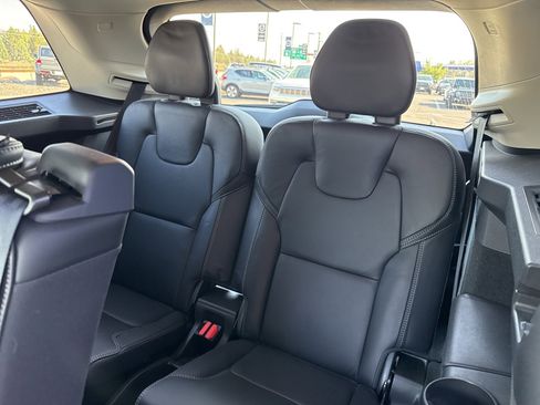 Used 2022 Volvo XC90 T8 Inscription image 21