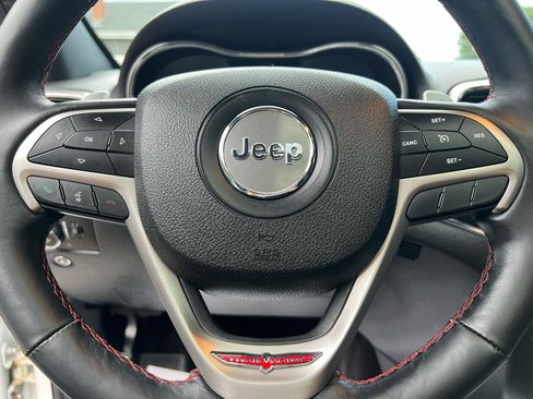 Used 2018 Jeep Grand Cherokee Trailhawk w/ Trailhawk Luxury Group AWD/4WD image 24