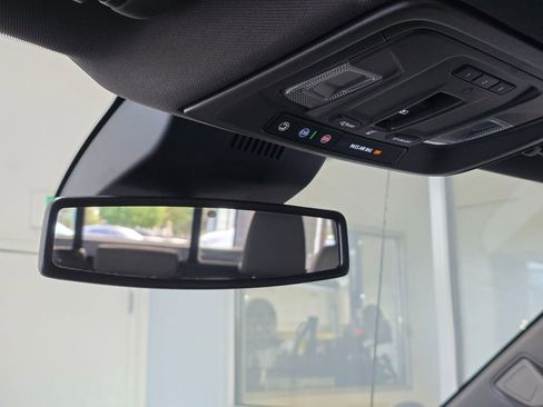 Used 2022 Chevrolet Silverado 1500 LTZ image 16