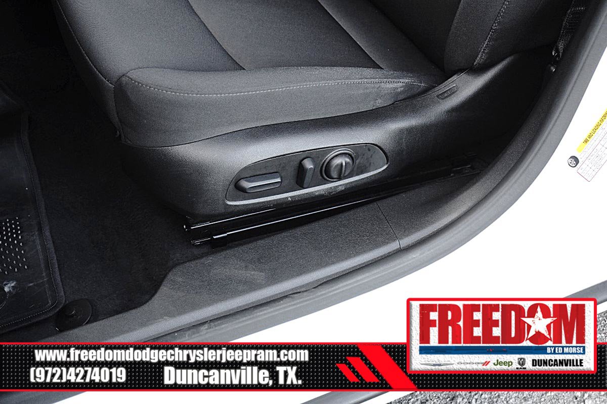 Used 2025 Chevrolet Malibu LT FWD image 35