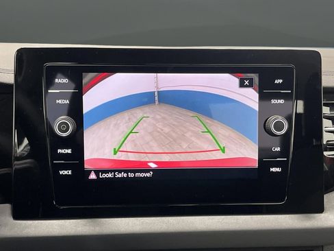 Used 2025 Volkswagen Jetta SE image 10