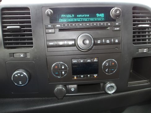 Used 2007 Chevrolet Silverado 2500 LT w/ 2LT Convenience Package image 18