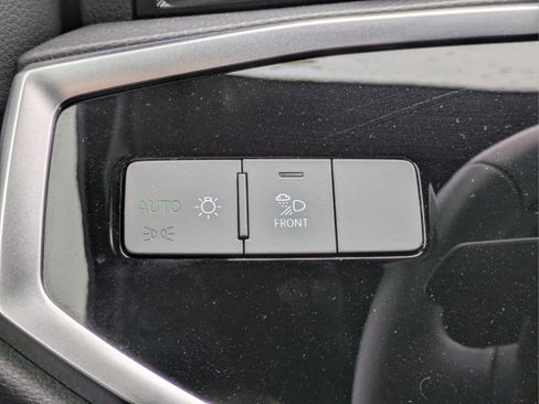 Used 2025 Audi Q3 2.0T Premium image 31