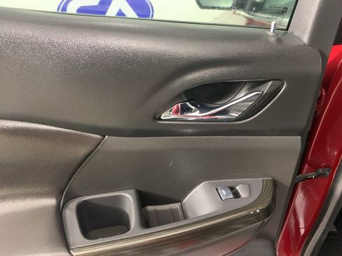 Used 2017 GMC Acadia SLT image 32