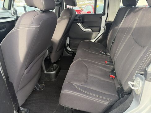 Used 2013 Jeep Wrangler Unlimited Sahara w/ Connectivity Group image 28