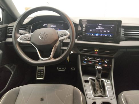 Used 2025 Volkswagen Jetta Sport image 22