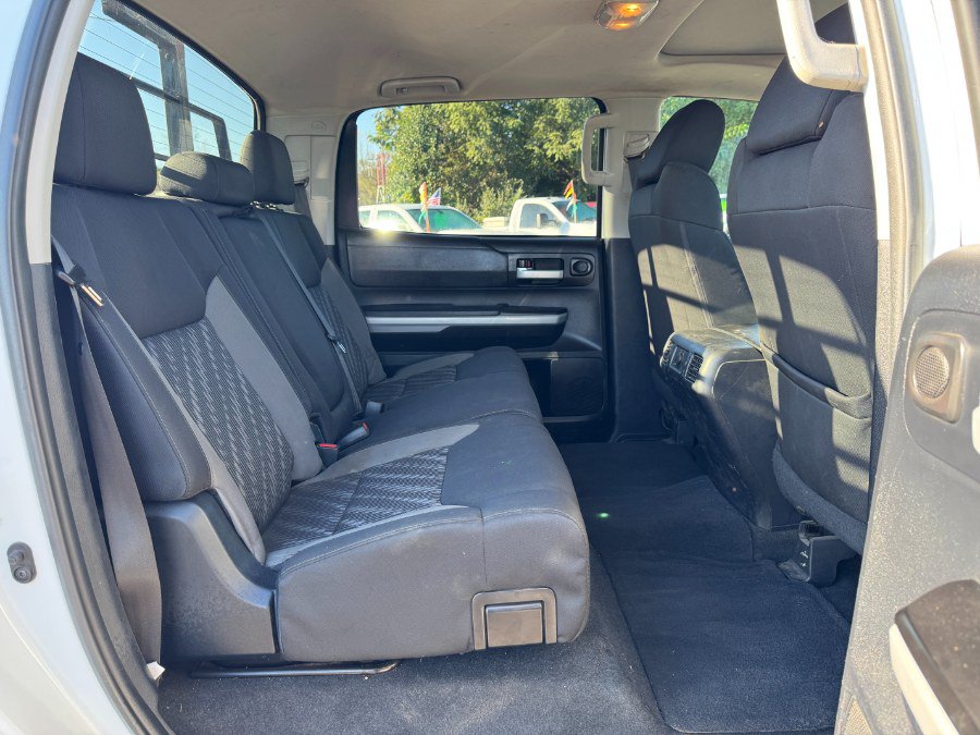 Used 2018 Toyota Tundra SR5 AWD/4WD image 17