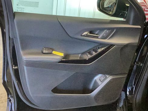 New 2026 Chevrolet Equinox LT w/ Convenience Package II image 14