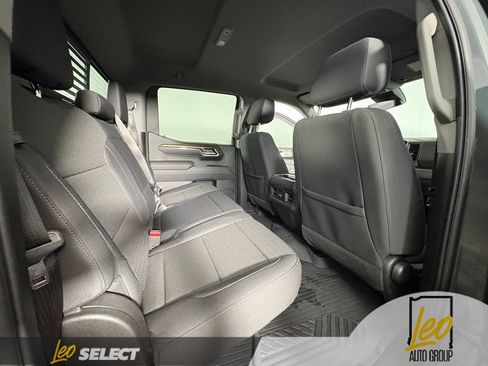 Used 2026 Chevrolet Silverado 1500 LT Trail Boss w/ Convenience Package II AWD/4WD image 11