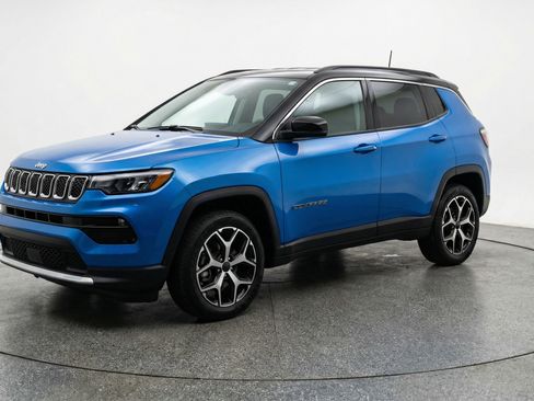 Used 2025 Jeep Compass Limited AWD/4WD image 3