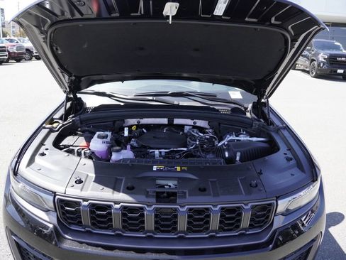 New 2026 Jeep Grand Cherokee L 2WD image 28