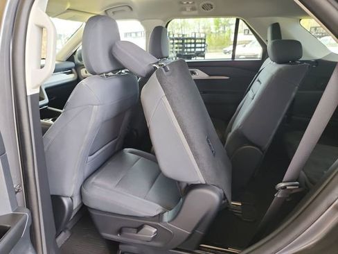 Used 2025 Ford Explorer Active RWD image 24