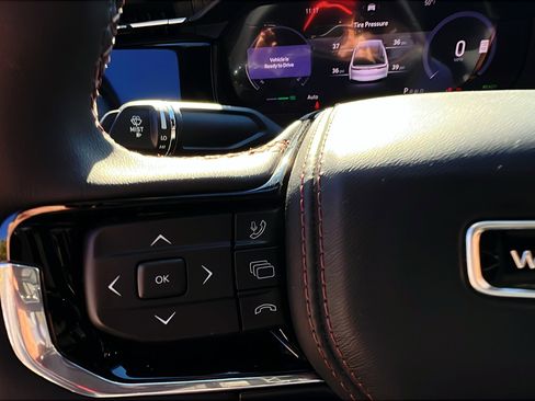 Used 2024 Jeep Wagoneer Launch Edition image 28