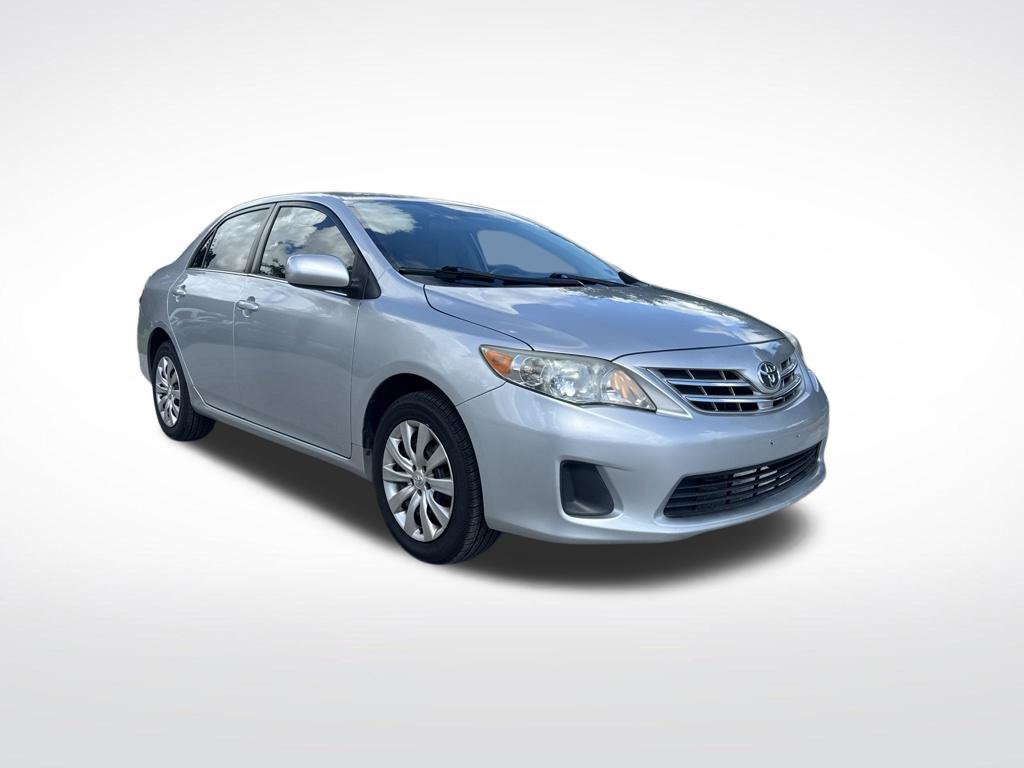 Used 2013 Toyota Corolla LE FWD image 2