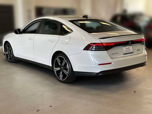 Used 2025 Honda Accord Sport image 6