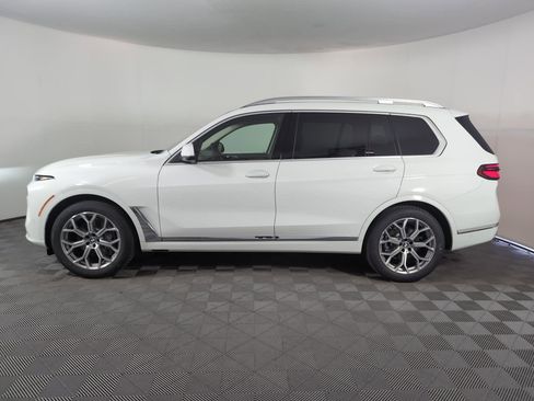 Used 2026 BMW X7 xDrive40i w/ Premium Package image 2