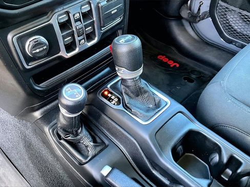 Certified 2020 Jeep Wrangler Unlimited Sport S image 29