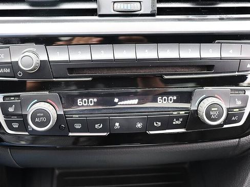 Used 2017 BMW 330i Sedan RWD image 32