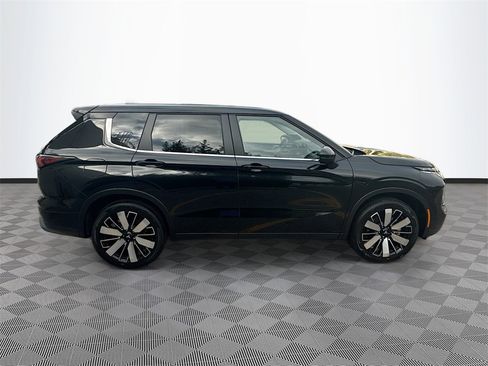New 2026 Mitsubishi Outlander SE image 8