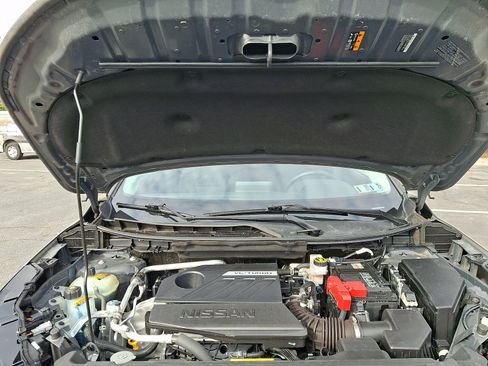 Certified 2025 Nissan Rogue SV image 27