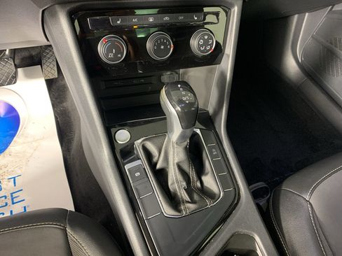 Used 2023 Volkswagen Taos SE w/ Panoramic Sunroof Package FWD image 24
