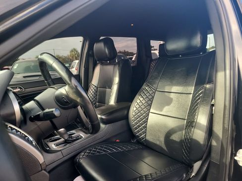 Used 2019 Jeep Grand Cherokee Laredo RWD image 21