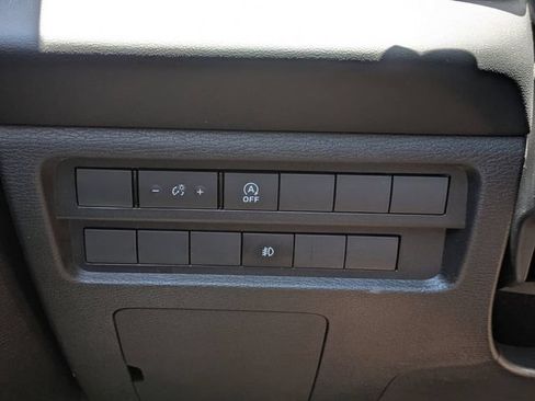 Used 2026 Mitsubishi Outlander ES FWD image 24