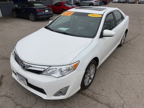 Used 2014 Toyota Camry XLE image 7