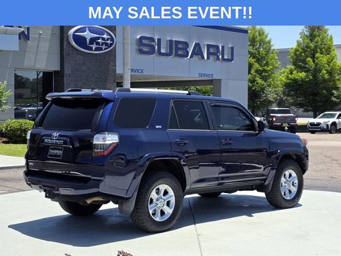 Used 2019 Toyota 4Runner SR5 AWD/4WD image 5