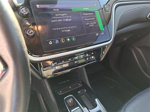 Used 2022 Chevrolet Bolt EUV LT w/ Convenience Package image 6