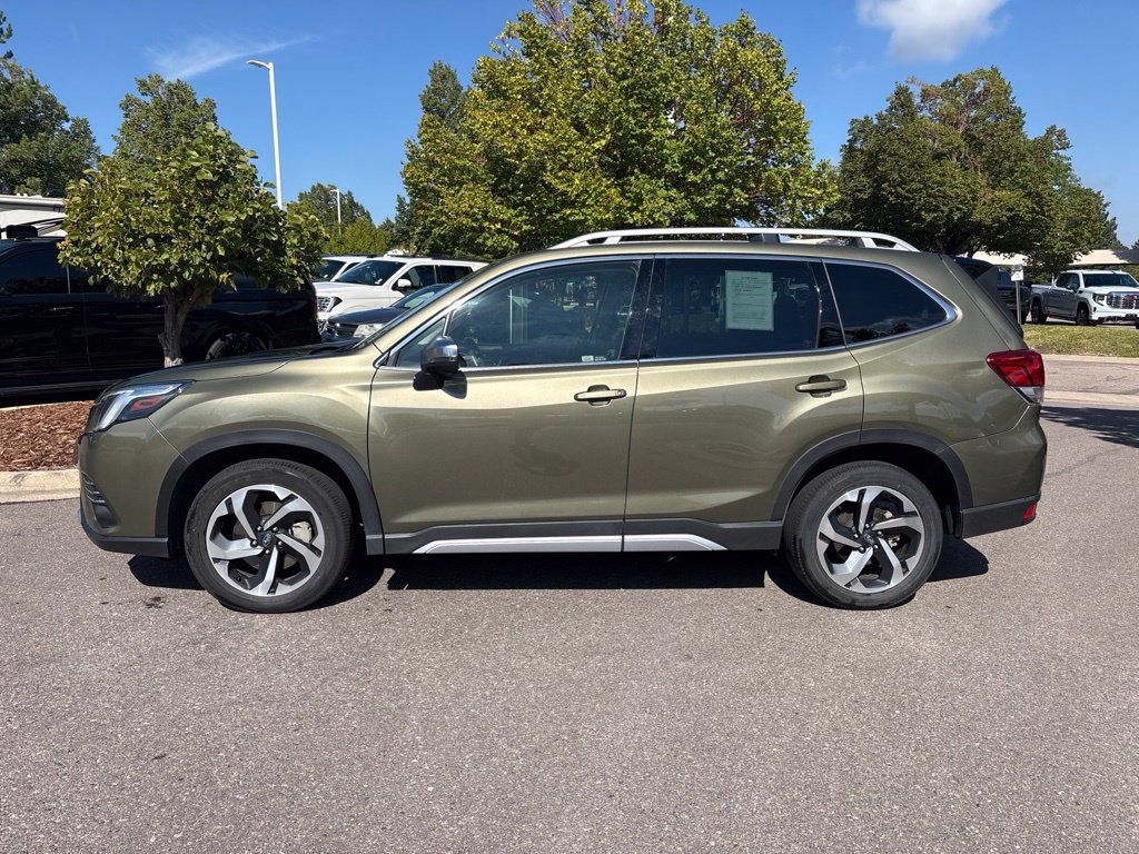 Used 2024 Subaru Forester Touring AWD/4WD image 2