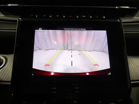 Used 2023 Jeep Grand Cherokee Altitude AWD/4WD image 25