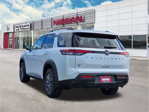 New 2025 Nissan Pathfinder SV image 4