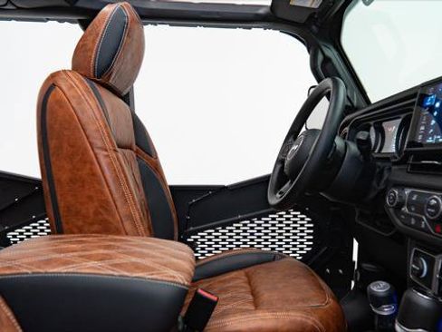 Used 2025 Jeep Gladiator Sport image 23