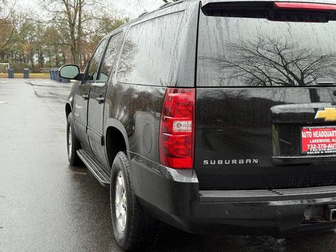 Used 2013 Chevrolet Suburban LT w/ Luxury Package image 8