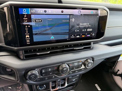 New 2026 Jeep Wrangler Unlimited Sahara AWD/4WD image 15