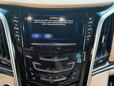 Used 2019 Cadillac Escalade Platinum image 29