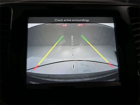 Used 2020 Jeep Cherokee Limited image 23