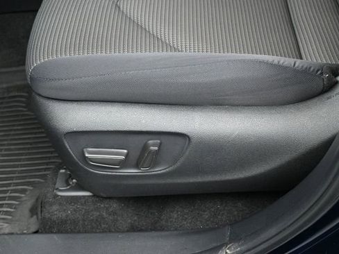 Used 2024 Toyota Highlander LE image 24