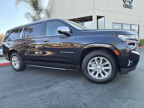 Used 2023 Chevrolet Suburban Premier RWD image 12