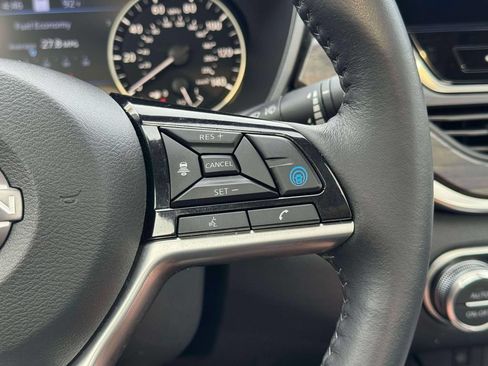 Used 2025 Nissan Altima 2.5 SL FWD image 24