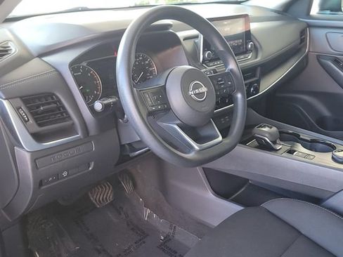 Used 2024 Nissan Rogue S AWD/4WD image 8