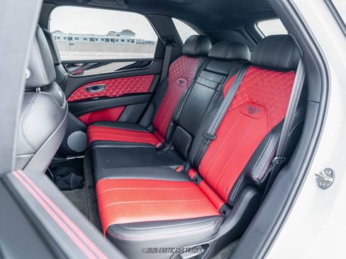 Used 2022 Bentley Bentayga image 26