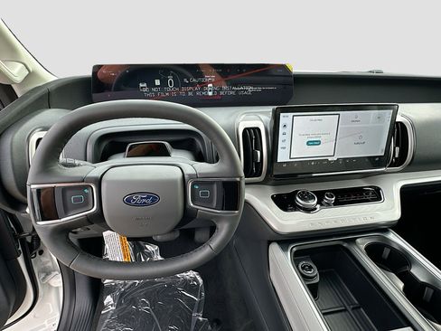 New 2026 Ford Expedition Active RWD image 7