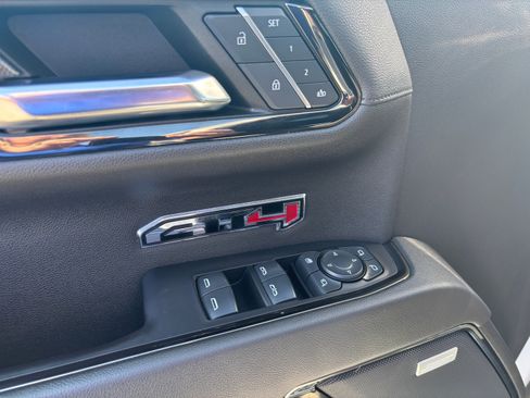 Used 2023 GMC Sierra 1500 AT4 image 11
