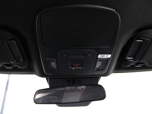 Used 2025 Toyota Camry SE image 19