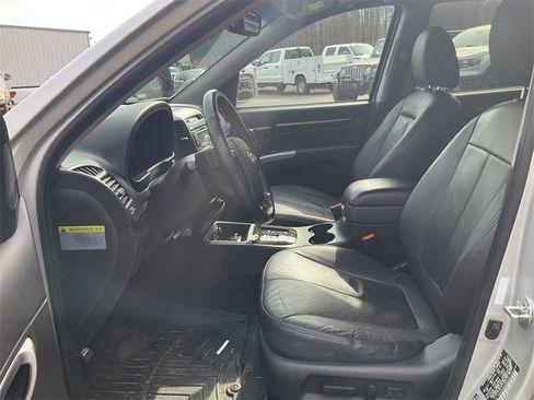 Used 2011 Hyundai Santa Fe Limited image 16